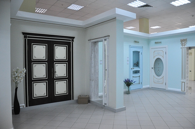 Фирменный магазин дверей “RuLes” в Ульяновске